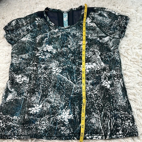 Lululemon Seek The Heat Short Sleeve Wildwood White Multi / Nocturnal Teal - Picture 3 of 5